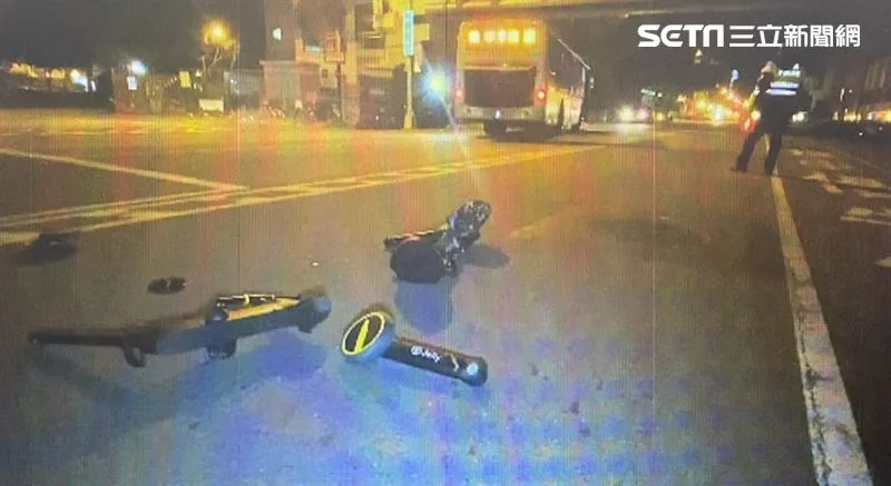 中國醫藥大學-學士路-台中3口家「綠燈走斑馬線」遭公車撞 母、1歲嬰傷重慘死