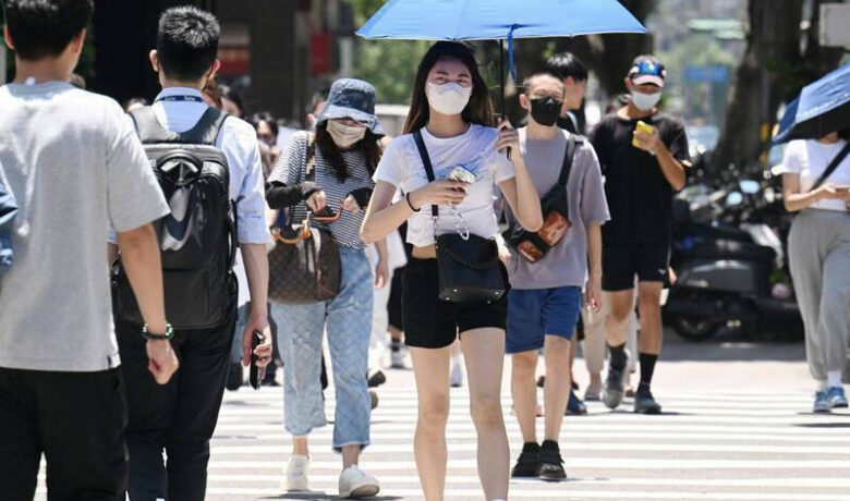 近日高溫炎熱，9成民眾希望制定「高溫假」。